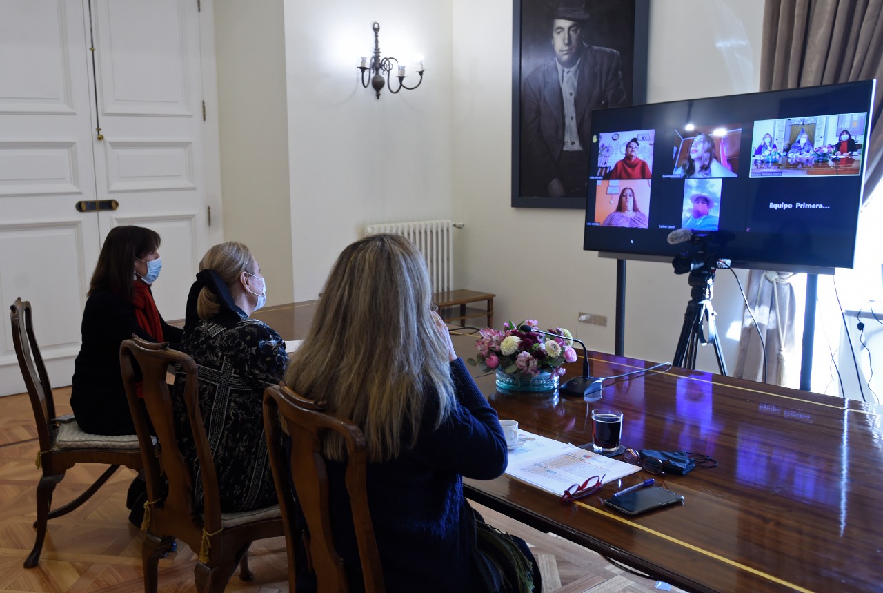 5 millones de personas sin escolaridad completa: Primera Dama participa de balance de programa de nivelación de estudios para mujeres