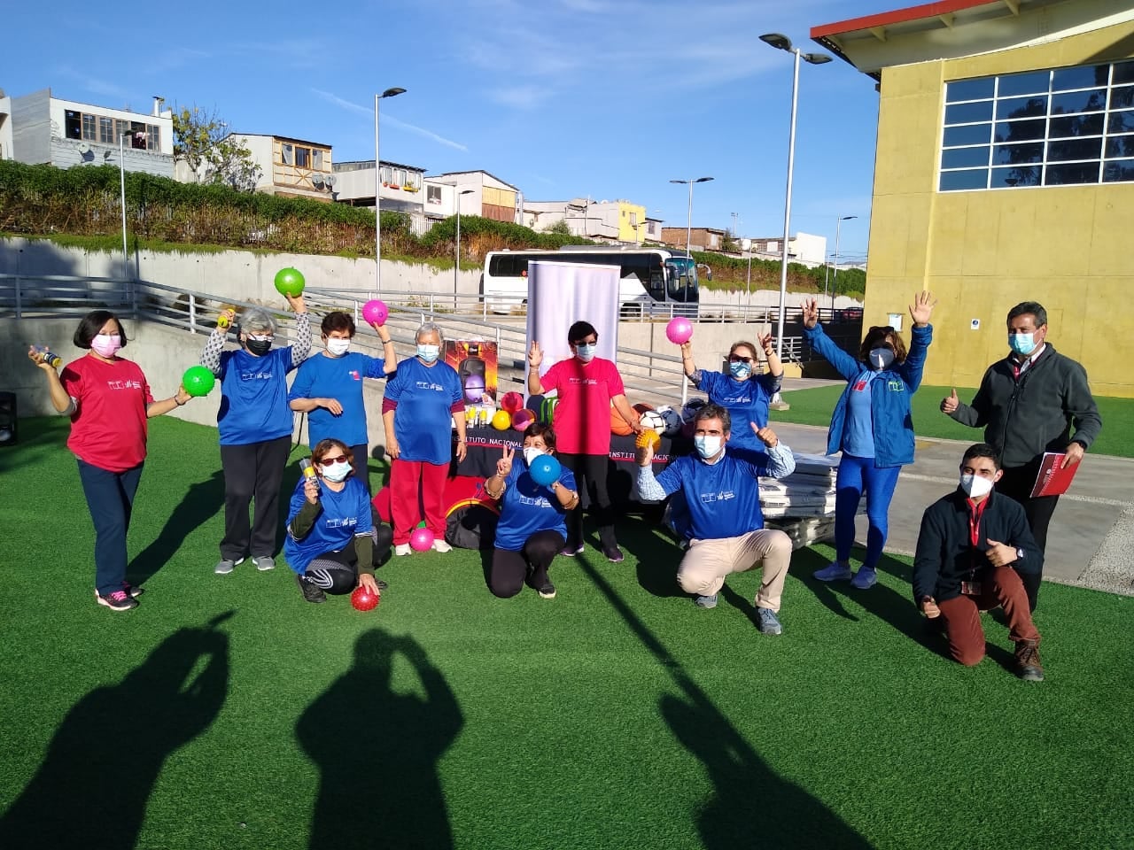 Polideportivo recibe implementos deportivos para potenciar actividades con adultos mayores