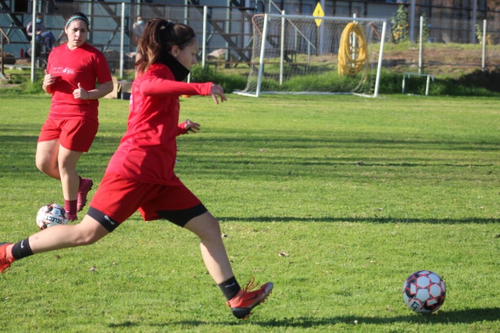DE MANERA INEDITA EL FÚTBOL FEMENINO REGIONAL, SE INCORPORA   A PROGRAMA PROMESAS CHILE.