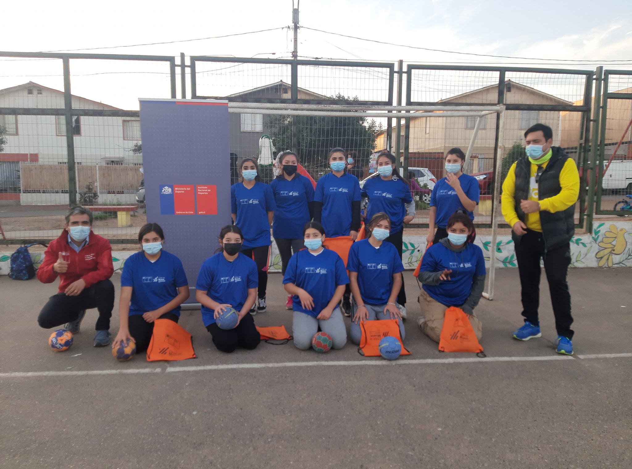 Balonmano vuelve a las prácticas gracias a taller para jóvenes