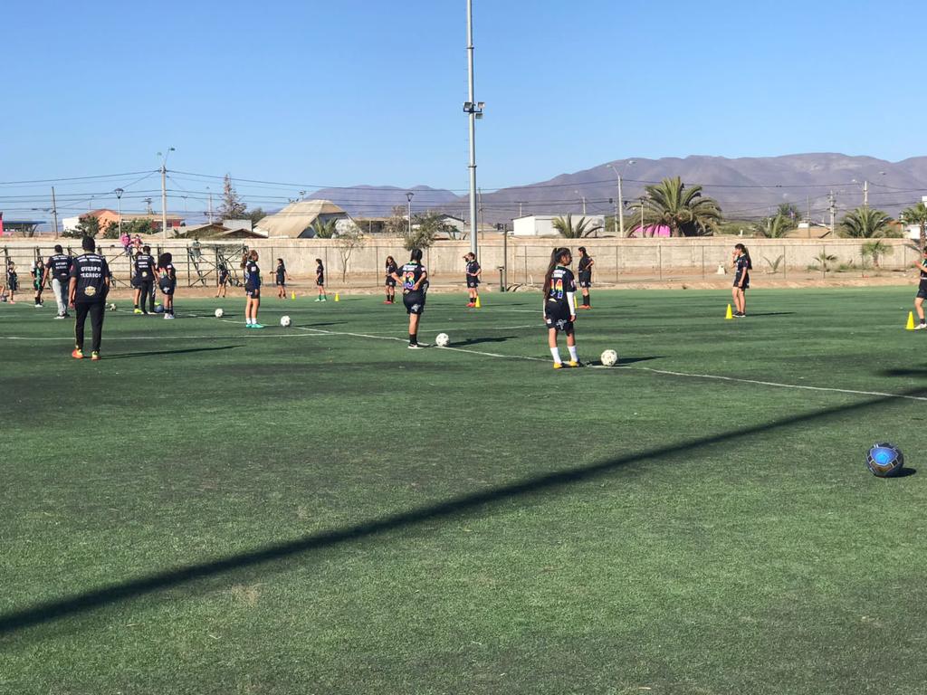 Taller de Fútbol femenino inicia trabajo deportivo en Ovalle