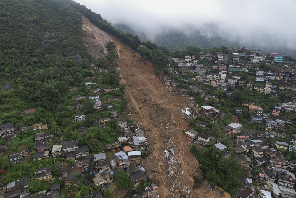 Temporal en Petrópolis Brasil  deja al menos 94 fallecidos en trágico deslaves