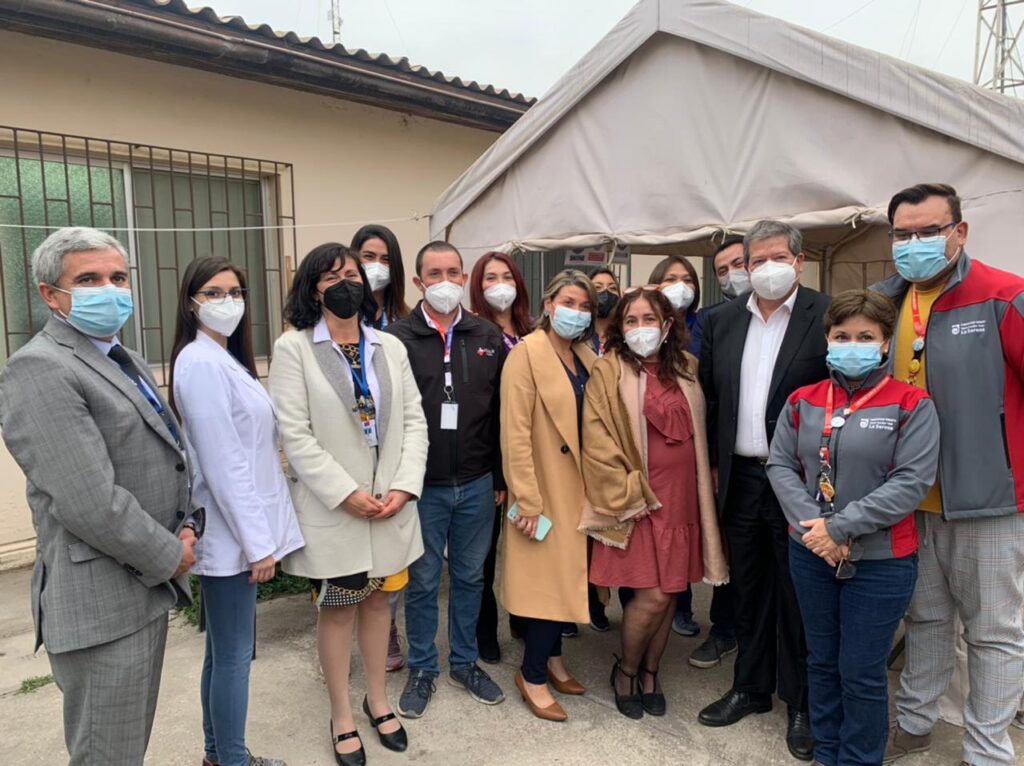 Máxima autoridad de Salud visitó el CESFAM Las Compañías destacando el rol de la APS en medio de la pandemia