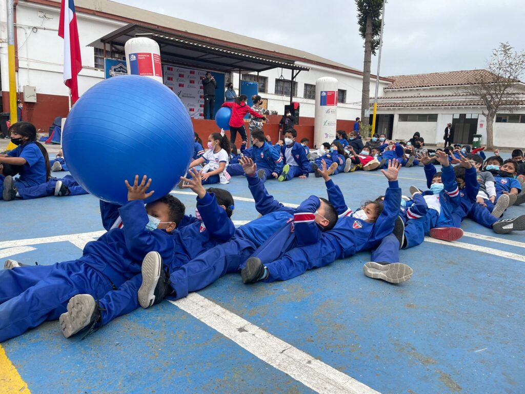 Movicem lleva el deporte a colegios de la región