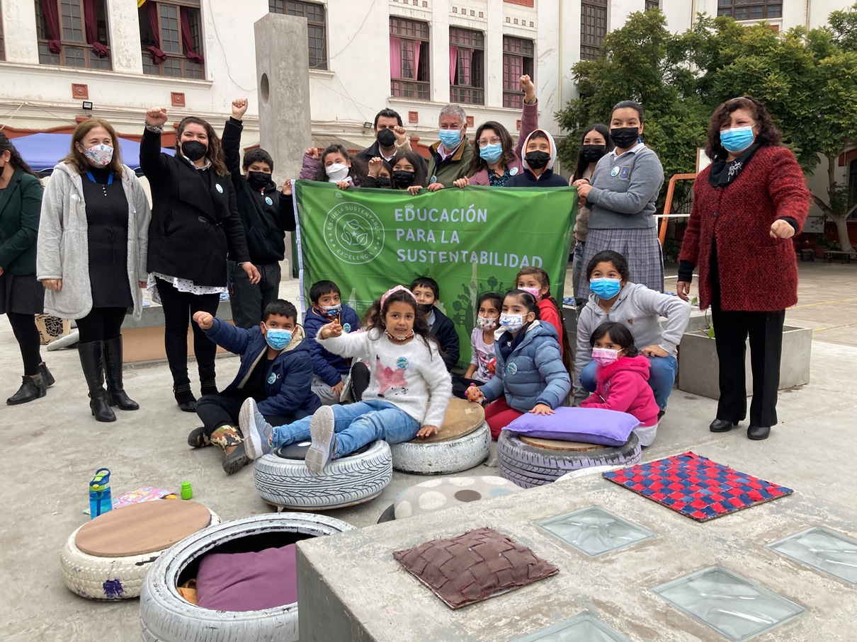 Conmemoran Día Mundial del Medioambiente en Colegio Germán Riesco con certificación ambiental de excelencia