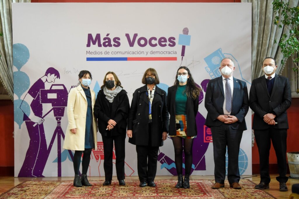 Gobierno firma convenio para fortalecer el derecho a la información y libertad de prensa