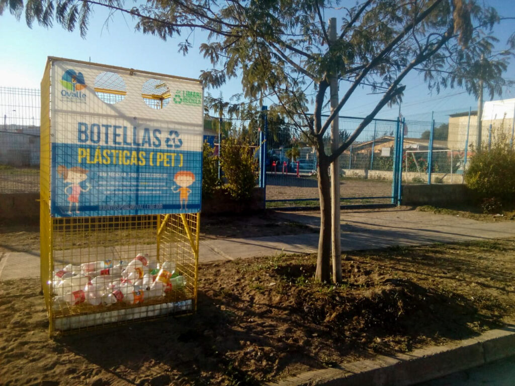Municipio de Ovalle repudia robo de contenedor de reciclaje de botellas plásticas