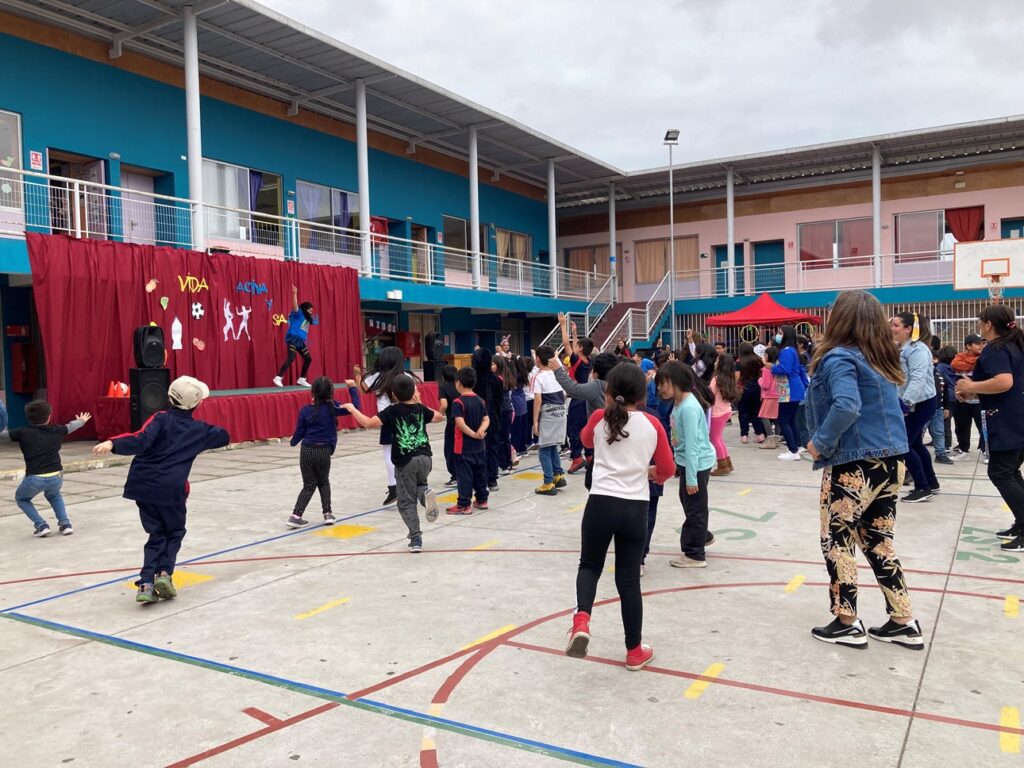 Mineduc invita a colegios a postular proyectos para el<br>fomento y desarrollo de talleres deportivos y recreativos